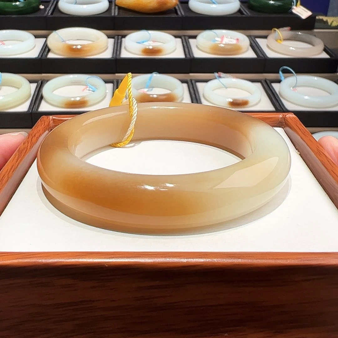 未镶嵌手镯和田玉
