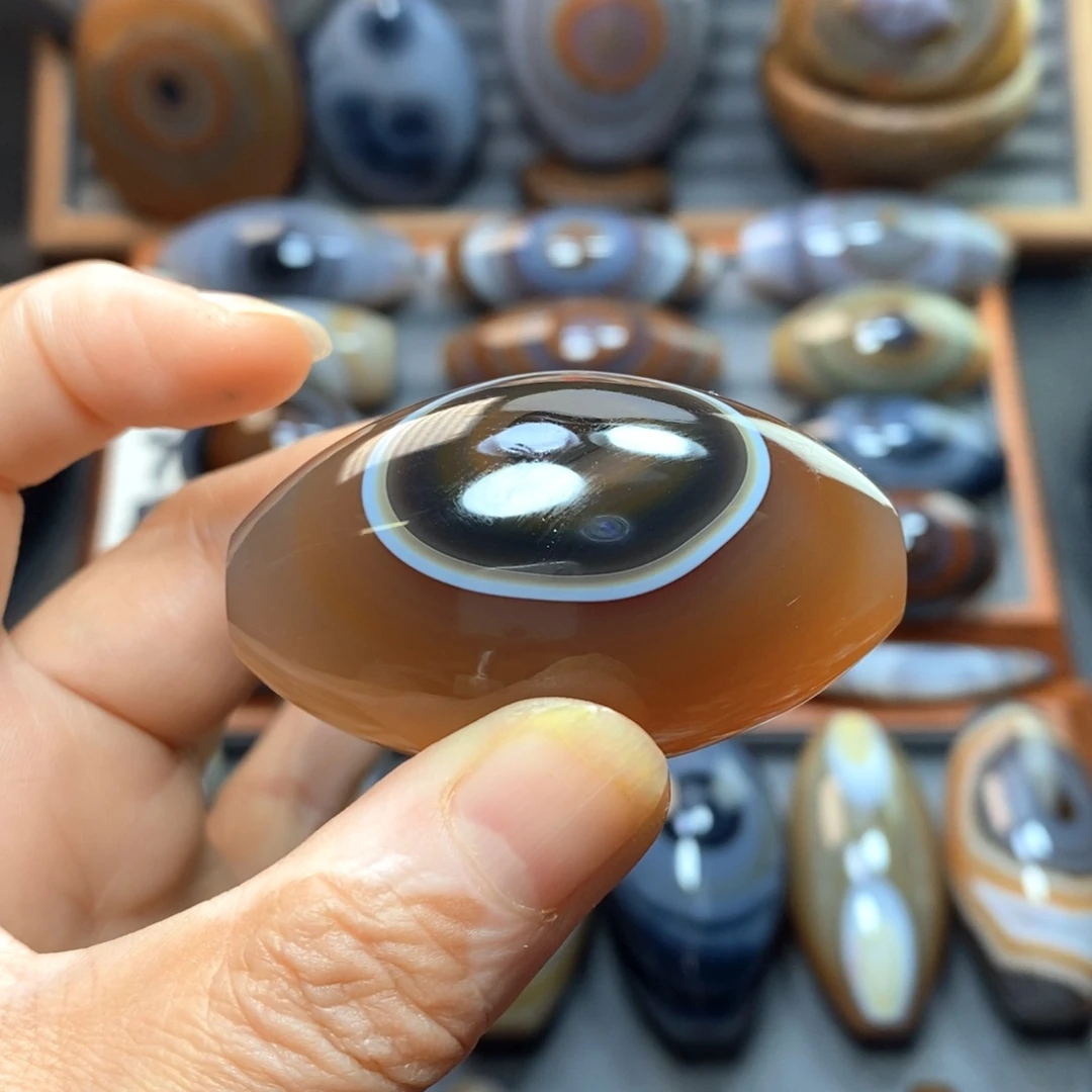 藏***修玛瑙/玉髓未镶嵌珠宝奇石