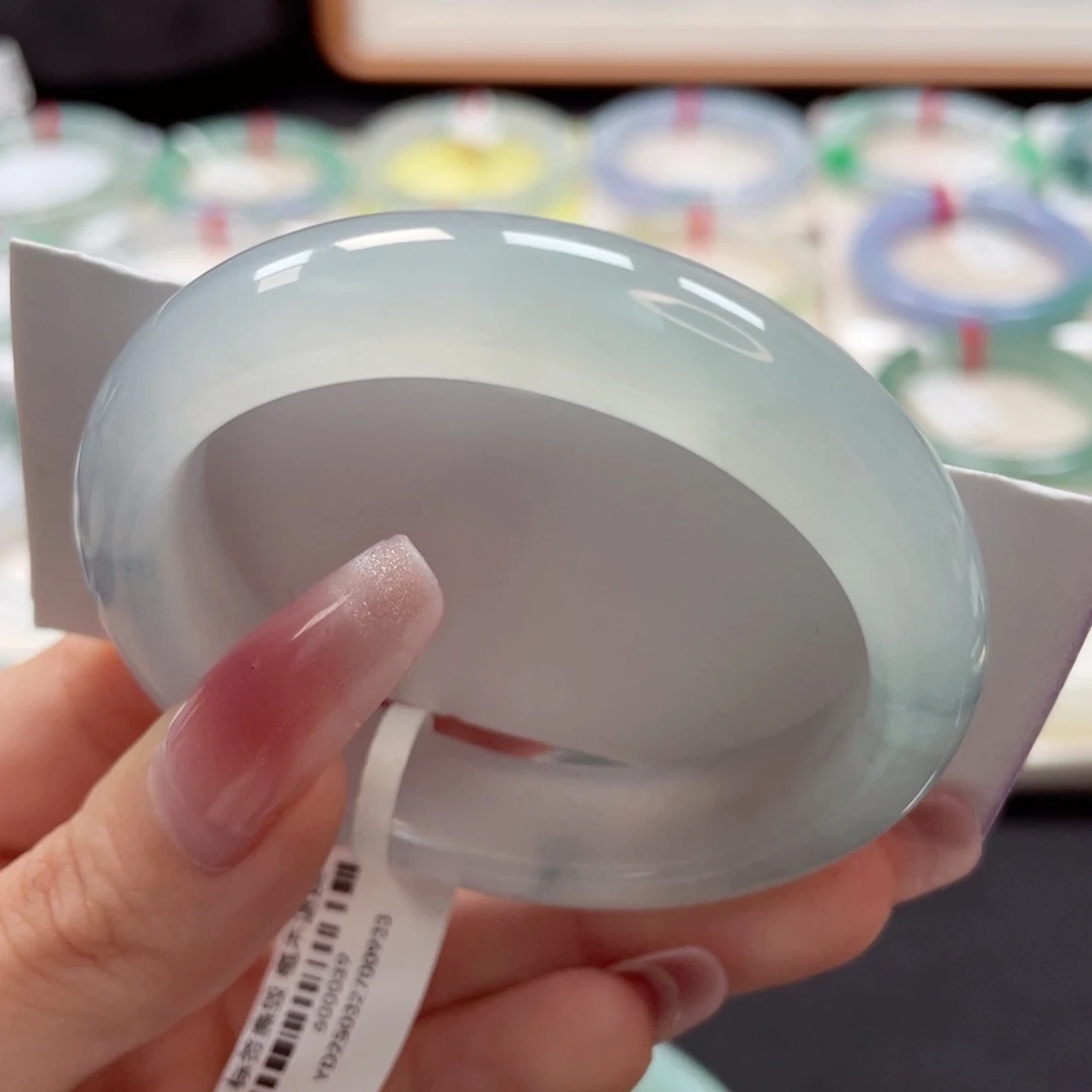 【闪购商品】翡翠手镯未镶嵌51.2贵妃冰润起光小包容5号