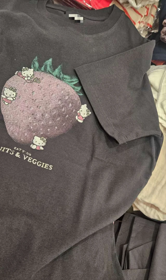 【奈野喜】韩国东大门正品 /草莓kt短袖T【NO退NO换】