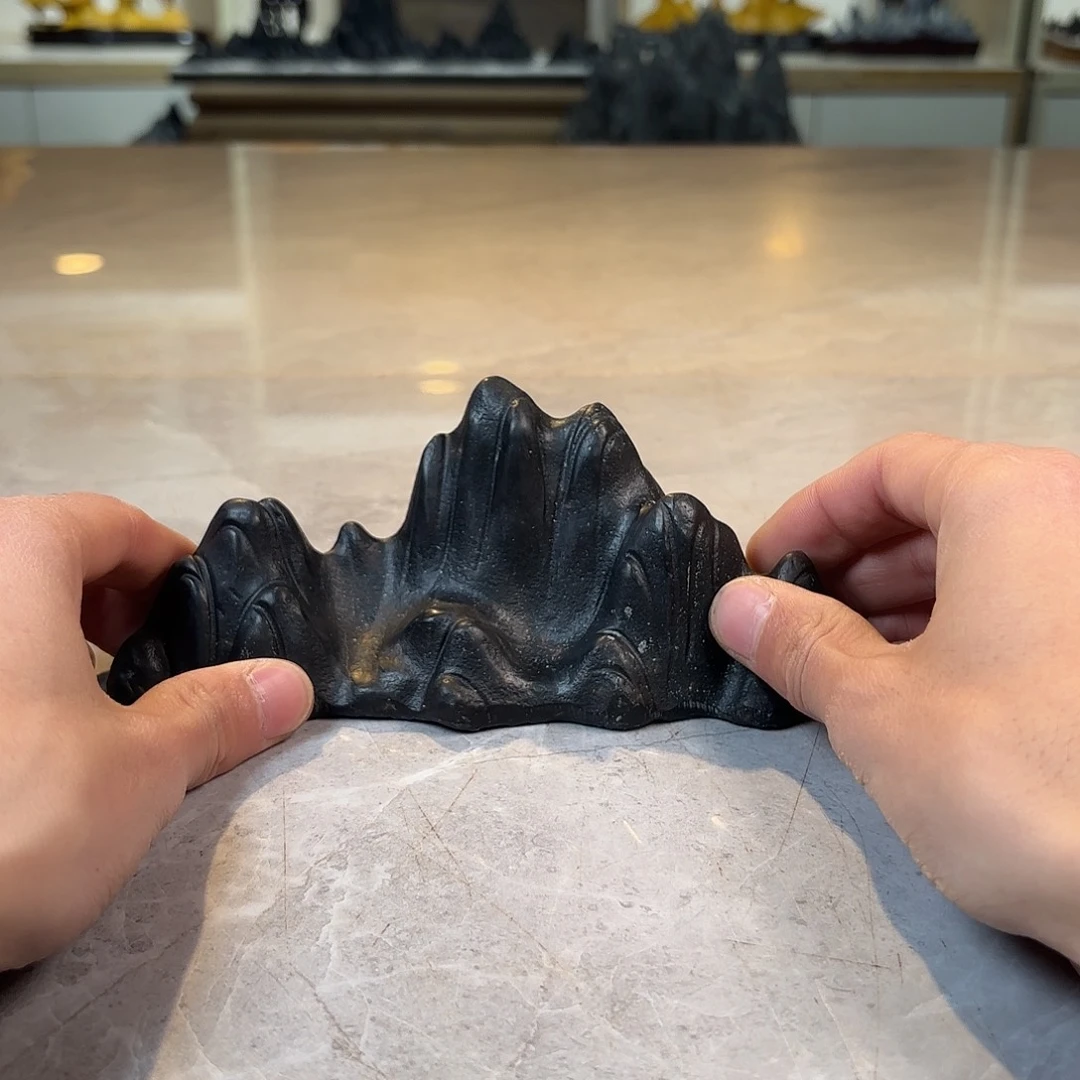 龙***偉石材灵璧石手工雕刻奇石摆件