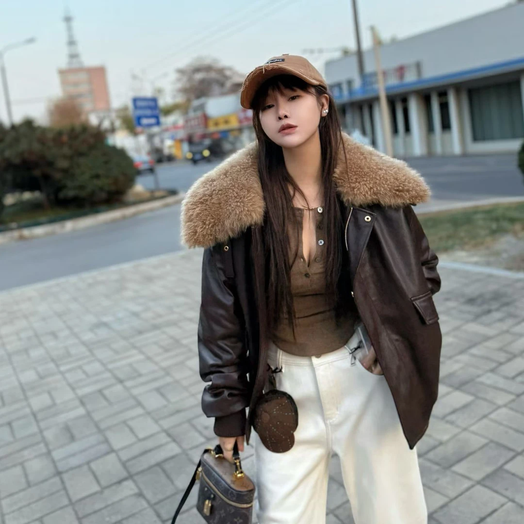 翻毛领净色皮衣外套