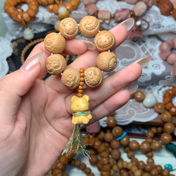 猴头核桃吊坠布布手捻小熊