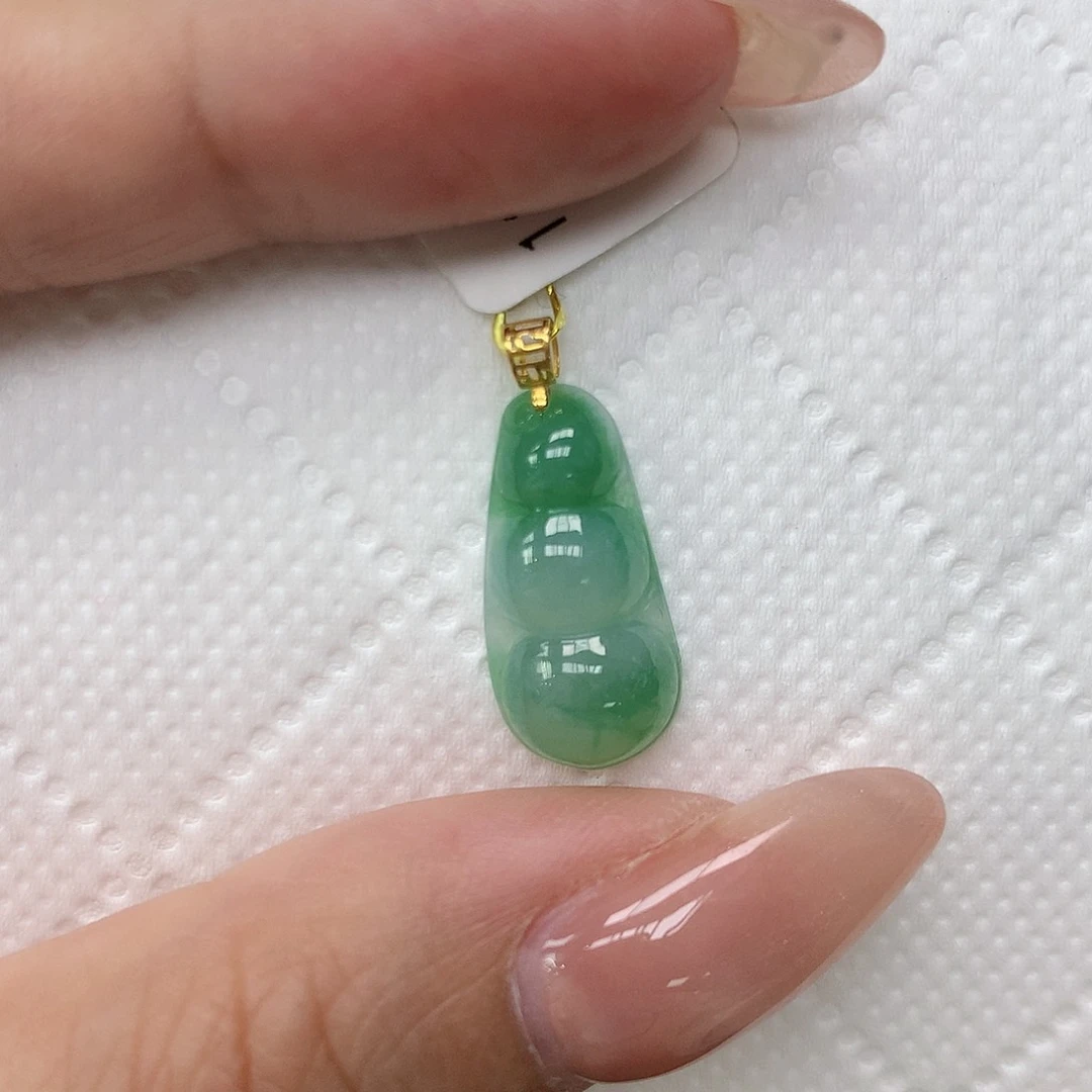 颈饰18K金镶嵌翡翠