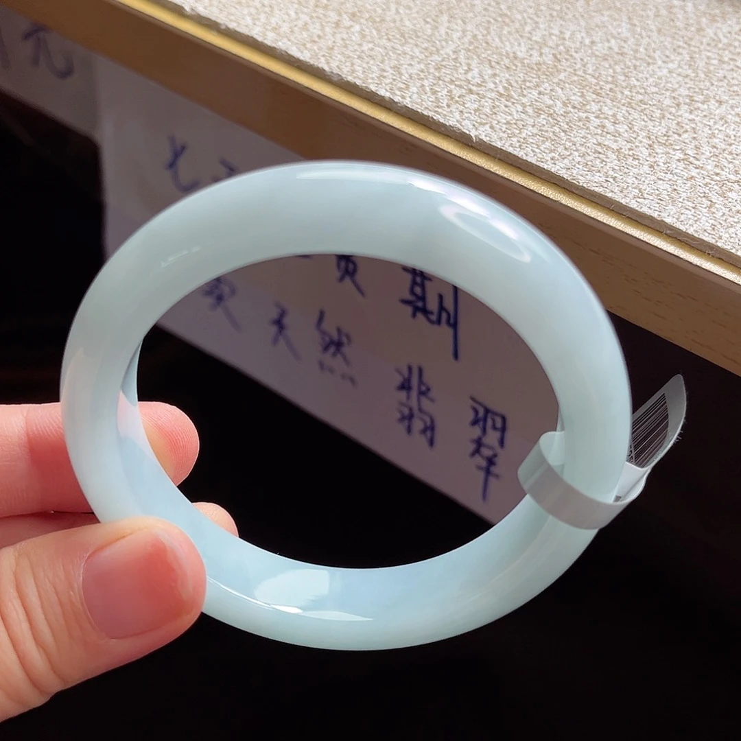 翡翠手镯未镶嵌手镯