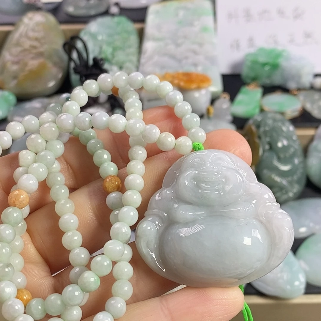 翡翠颈饰未镶嵌佛公