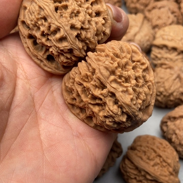 文玩核桃把件五**道南疆