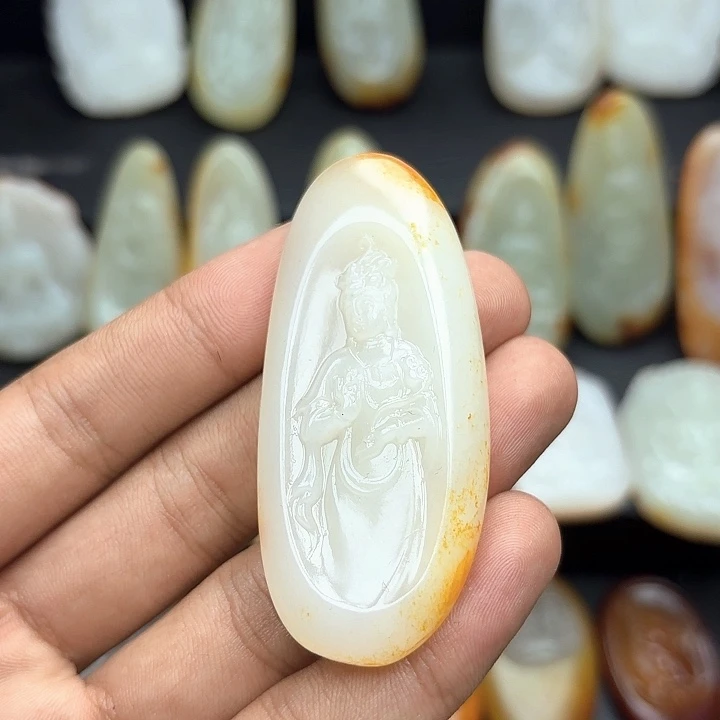 *****和田玉未镶嵌颈饰