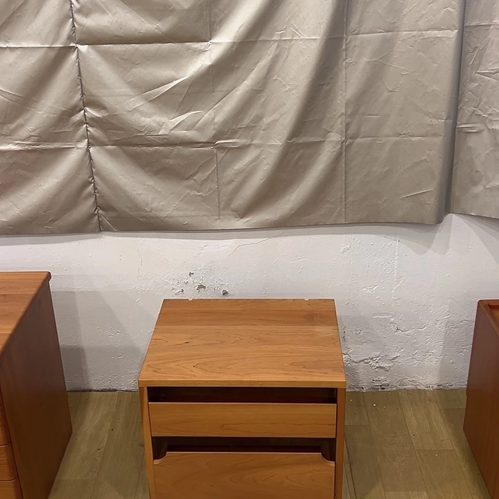 北美材样品床头柜不退不换