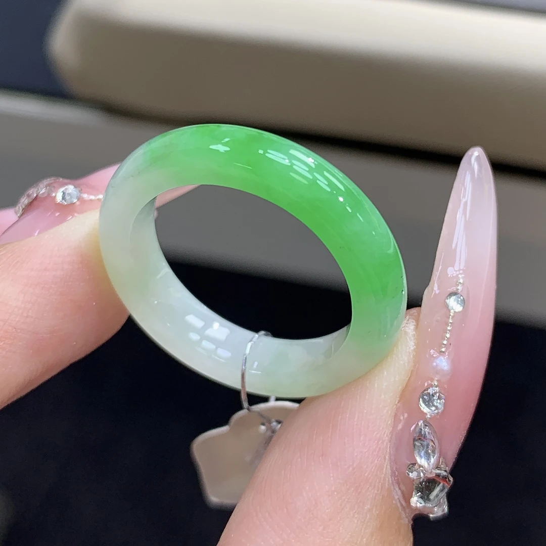 17圈 缅甸天然翡翠 细条半山水白底阳绿翡翠戒圈尺寸18-4.5-3.8mm