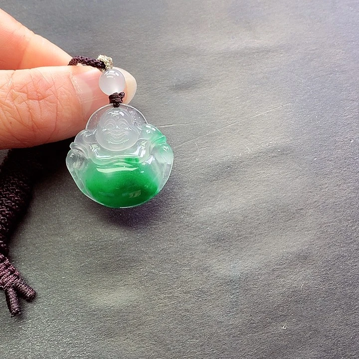 颈饰未镶嵌石英质玉