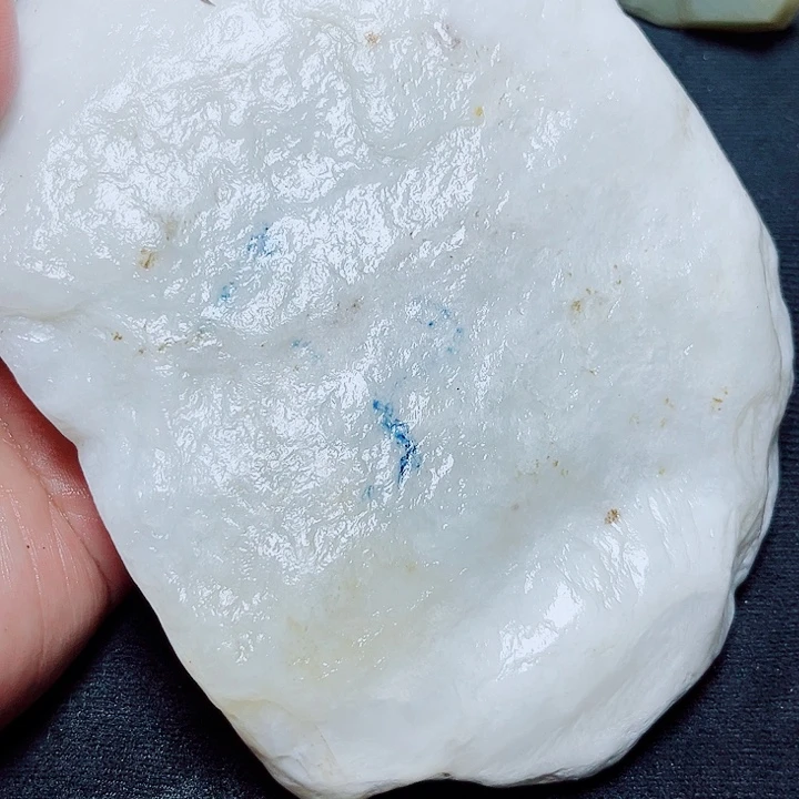 和田玉（糖玉）未镶嵌珠宝奇石