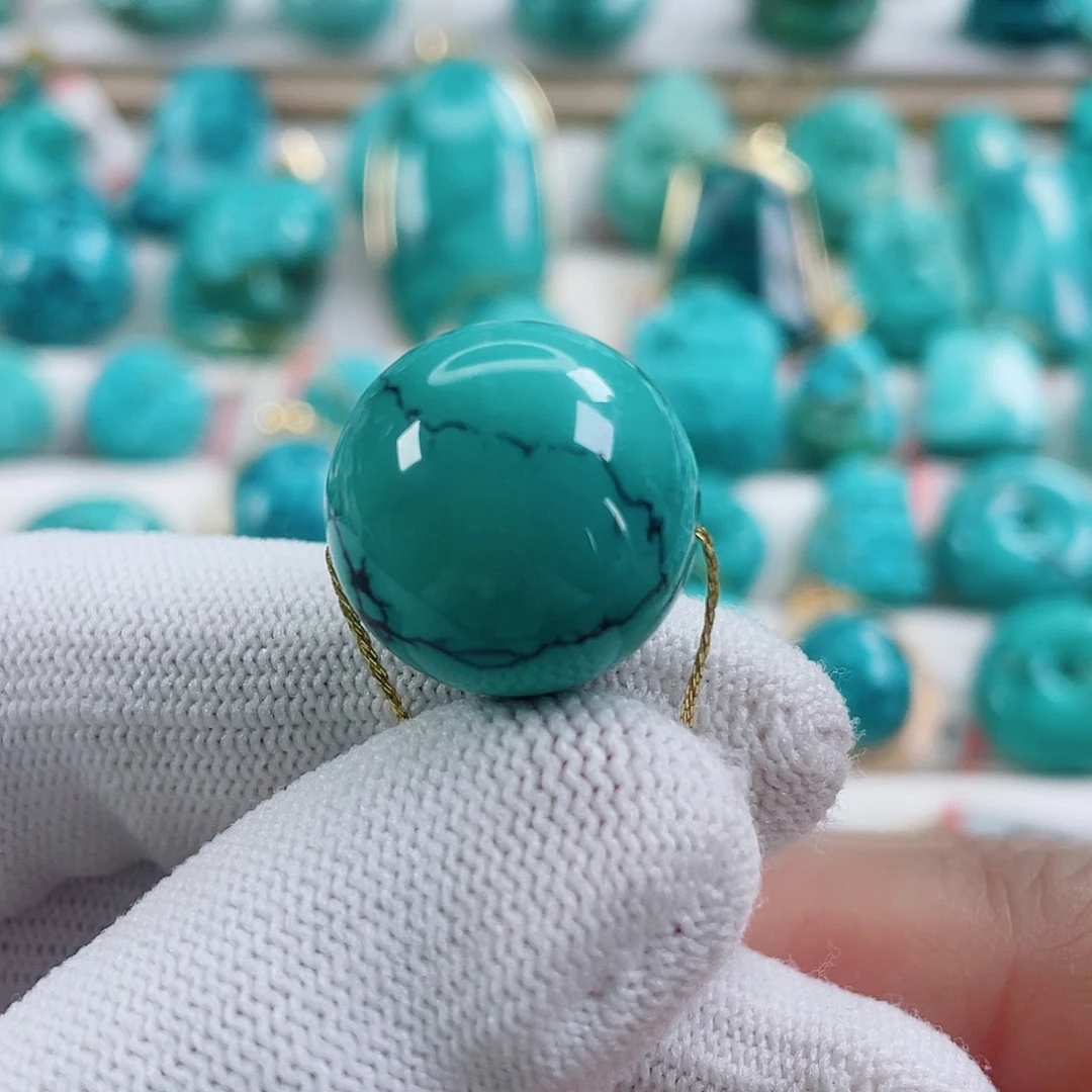 绿松石未镶嵌颈饰