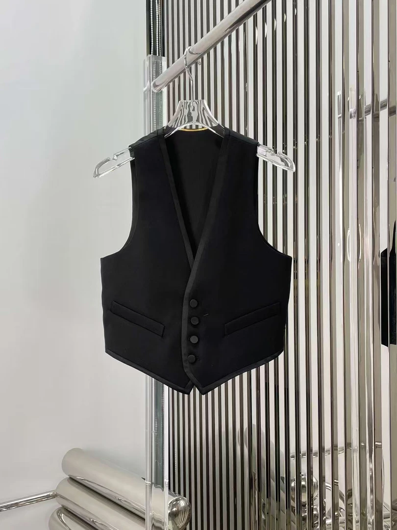 时尚经典纯色百搭吸烟装马甲背心