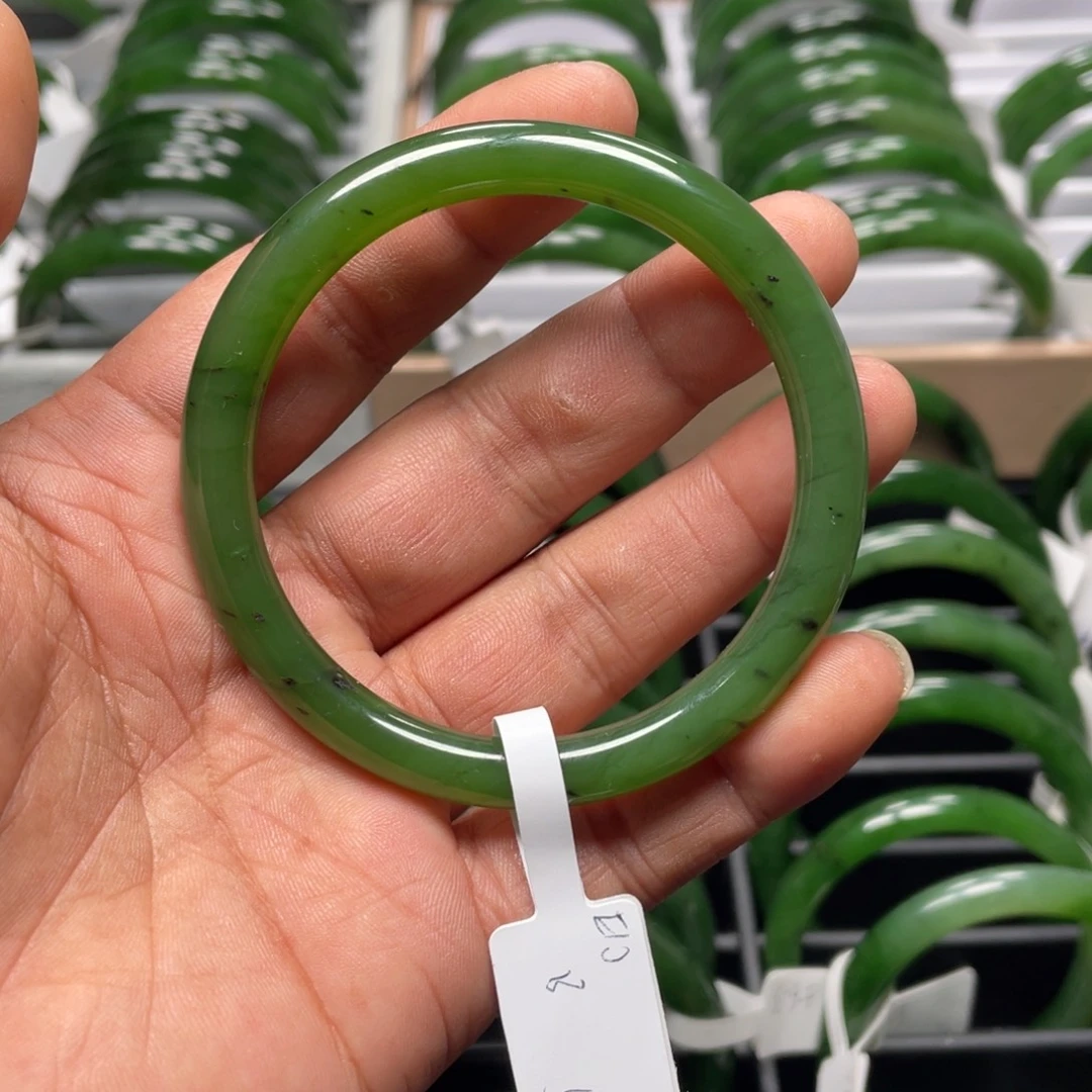 和田玉（碧玉）未镶嵌手镯