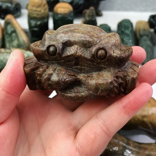 未镶嵌岫岩河磨玉(透闪石质玉)把件