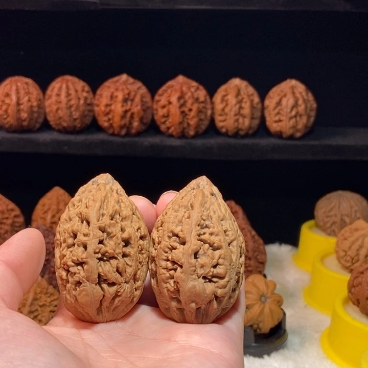 H***g文玩核桃把件金梭子