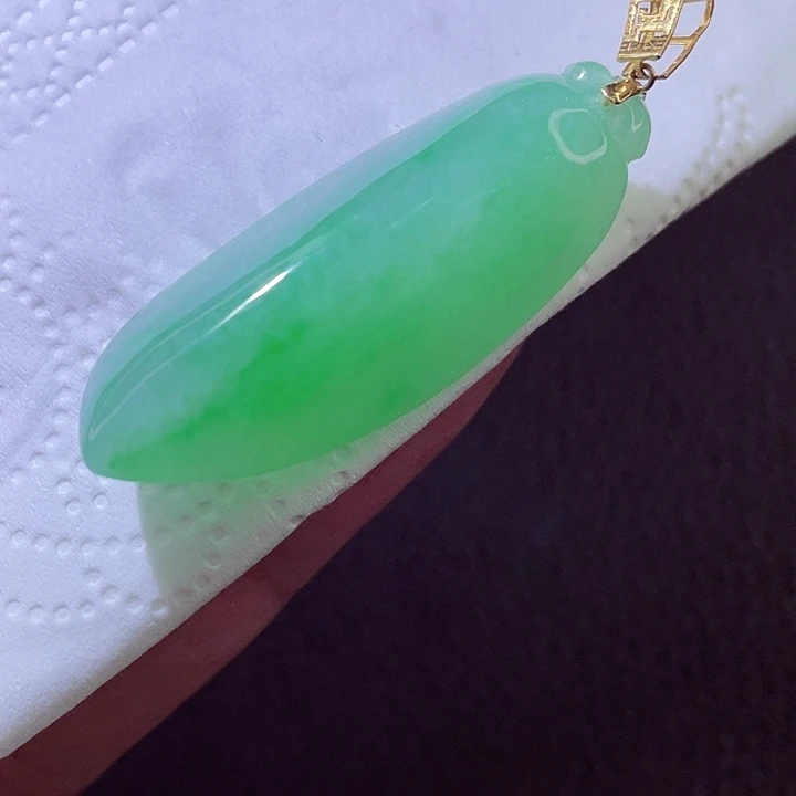 颈饰18K金镶嵌翡翠翡翠