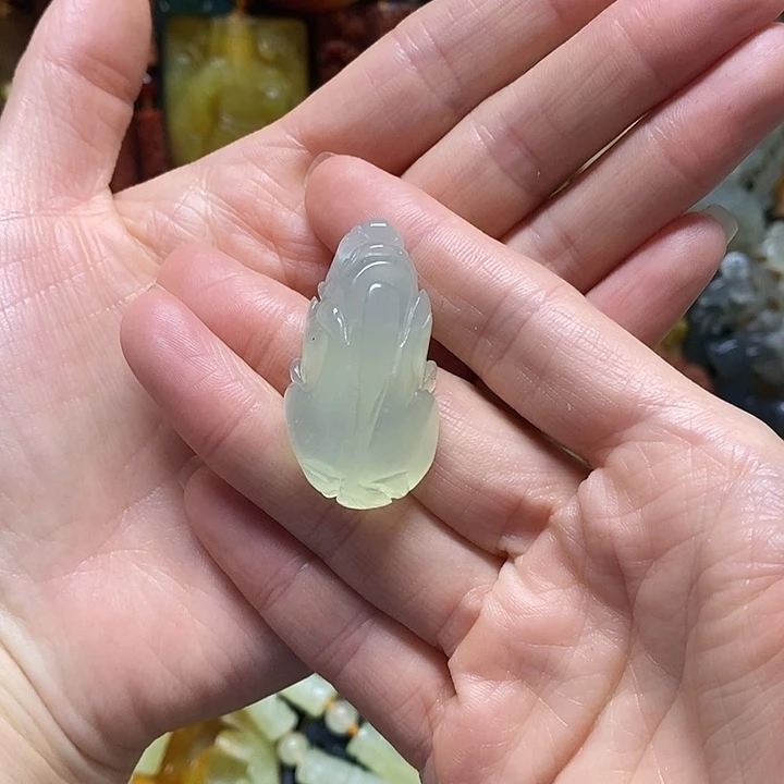 玲***儿岫玉未镶嵌吊坠(赠链)