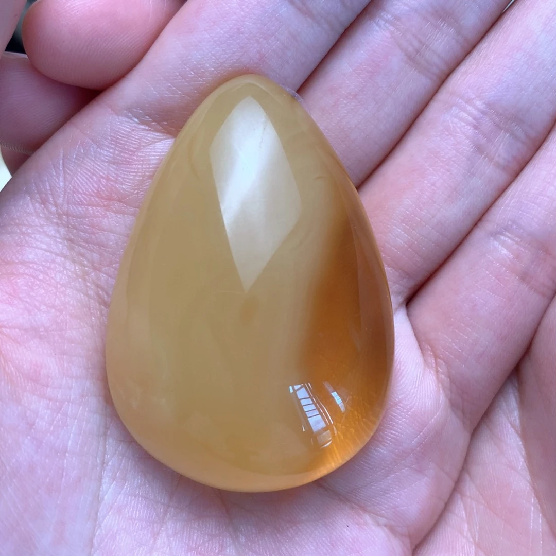 未镶嵌颈饰琥珀水滴