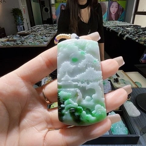 颈饰未镶嵌翡翠一个