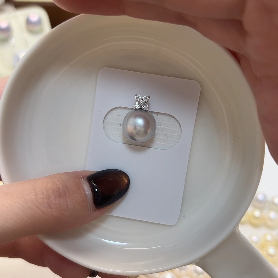 18K金镶嵌吊坠(不含链)海水珍珠澳白四叶草吊坠