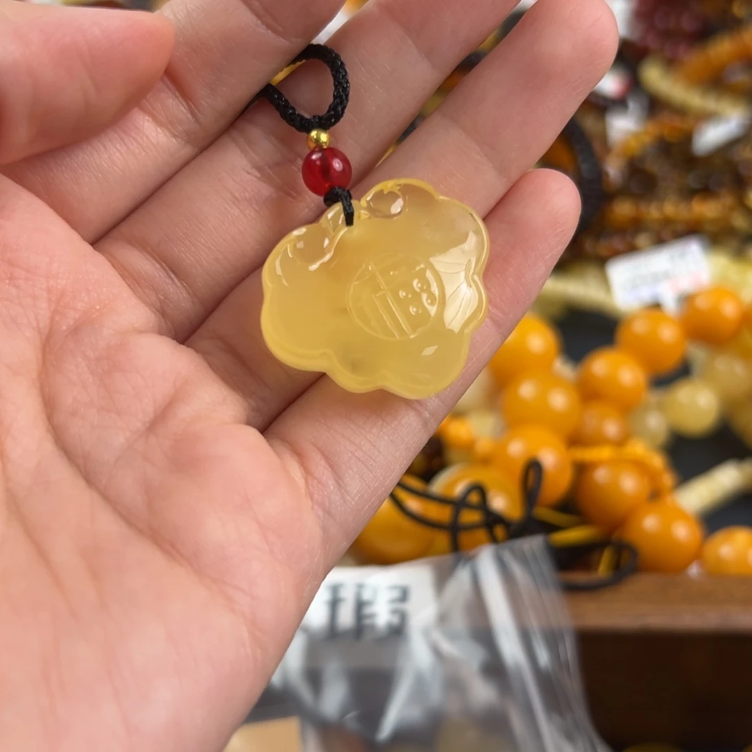 琥珀未镶嵌珠宝奇石