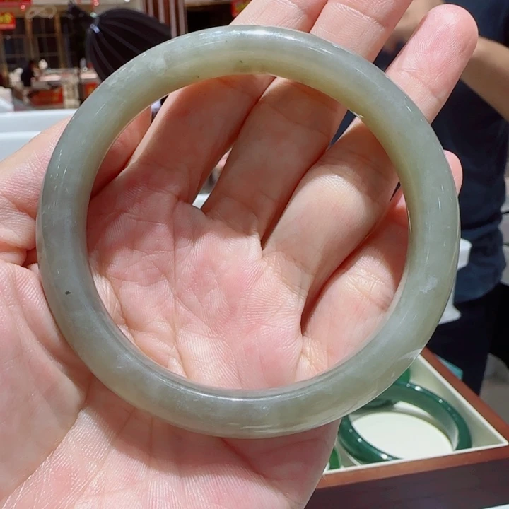 未镶嵌手镯和田玉613