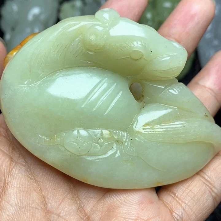 颈饰未镶嵌和田玉