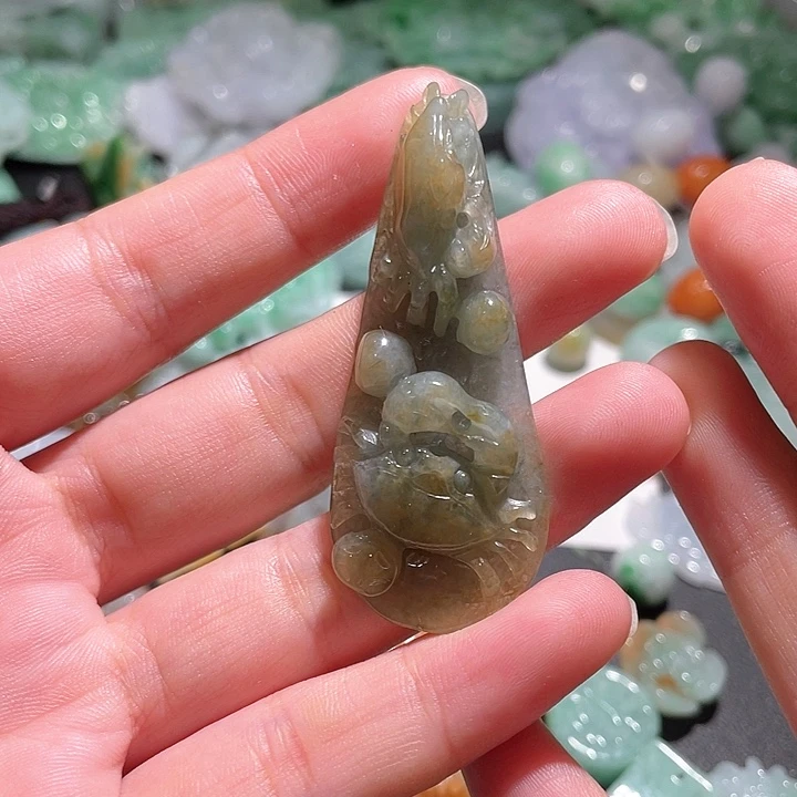 颈饰未镶嵌翡翠天