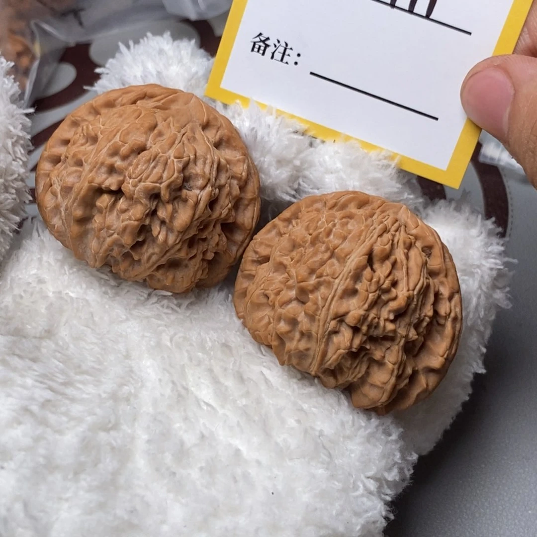 文玩核桃吊坠W***.d971白狮子 44-41-37全品