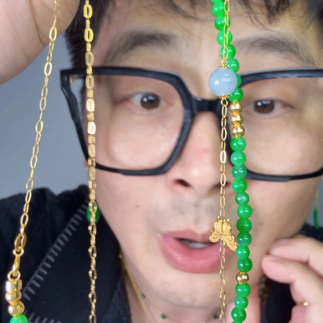 爱***O翡翠18K金镶嵌颈饰一件