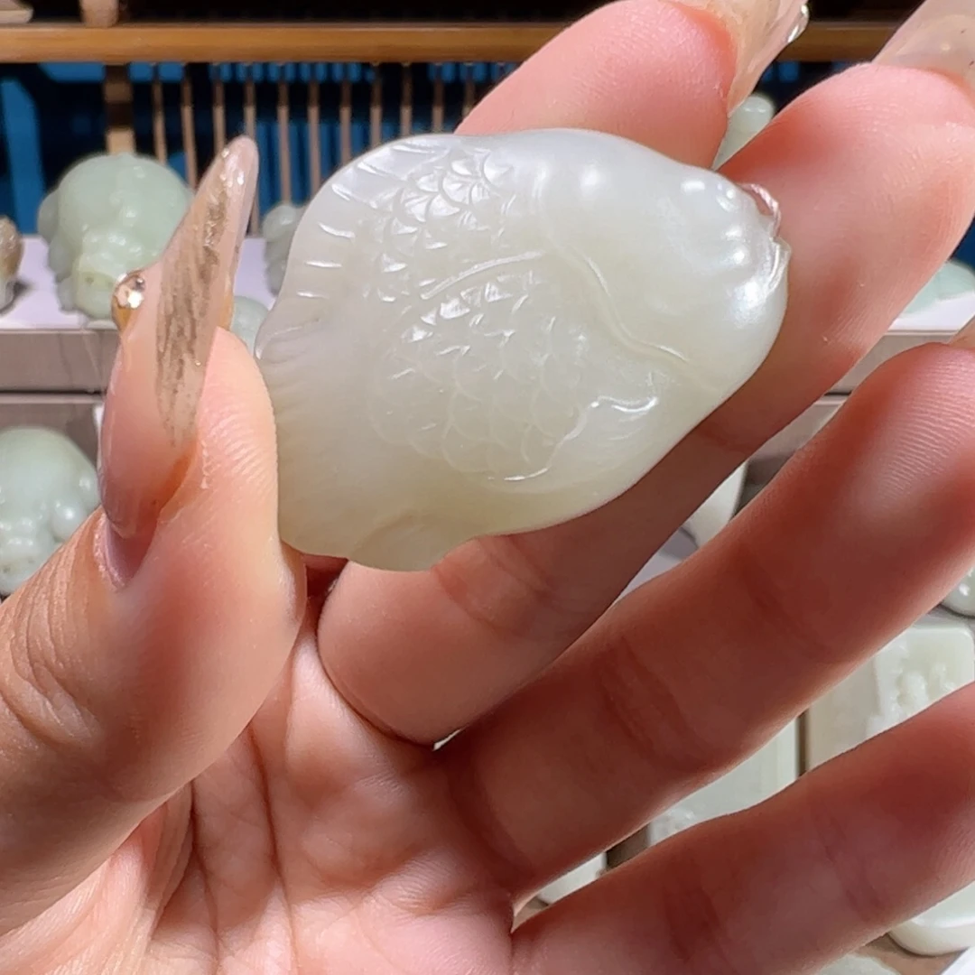颈饰未镶嵌和田玉（糖玉）