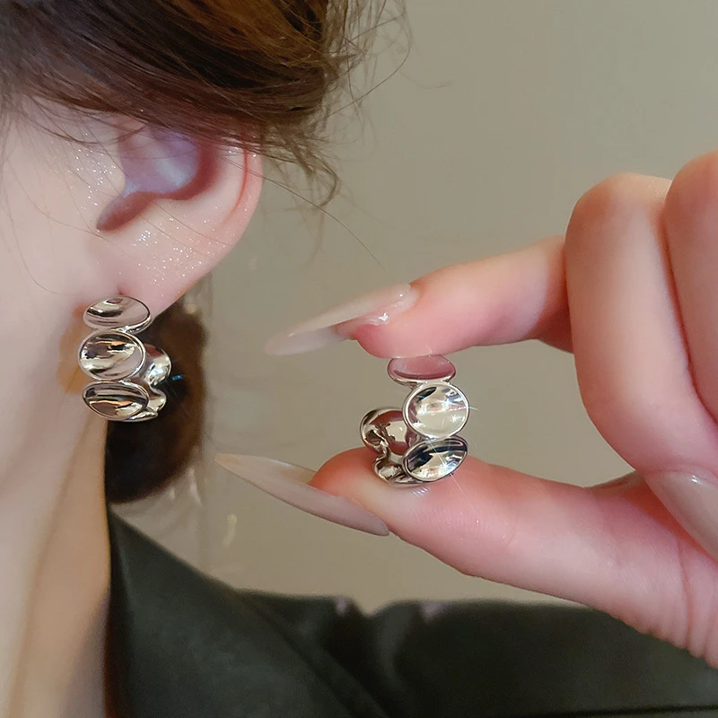 铜合金耳饰 金属C形耳钉女款简约通勤耳环时尚气质小众高级感耳饰