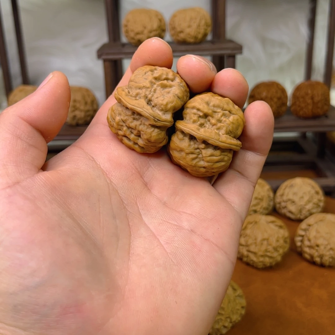 文玩核桃吊坠贝****）文玩核桃蛤蟆头39