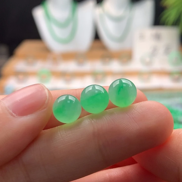 翡翠未镶嵌颈饰天然缅甸A货翡翠卡8mm