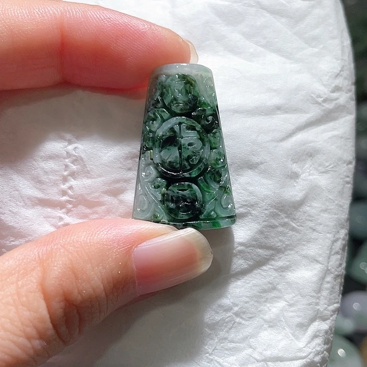颈饰未镶嵌翡翠天
