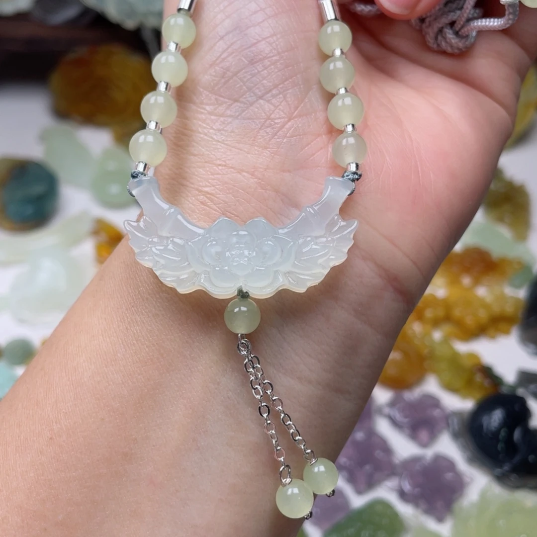 蛇纹石玉颈饰未镶嵌