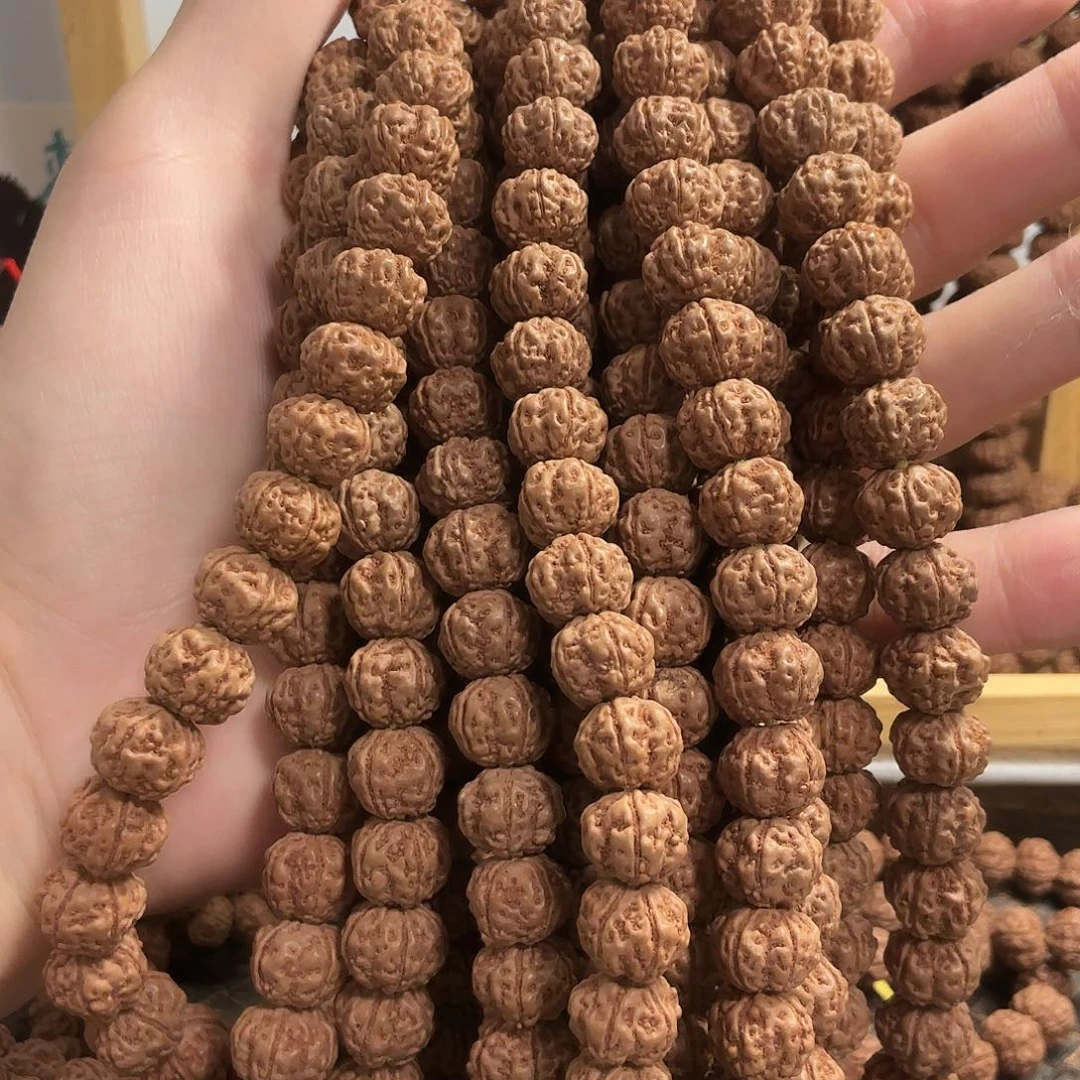 金刚菩提吊坠南瓜梅花，一条保手持