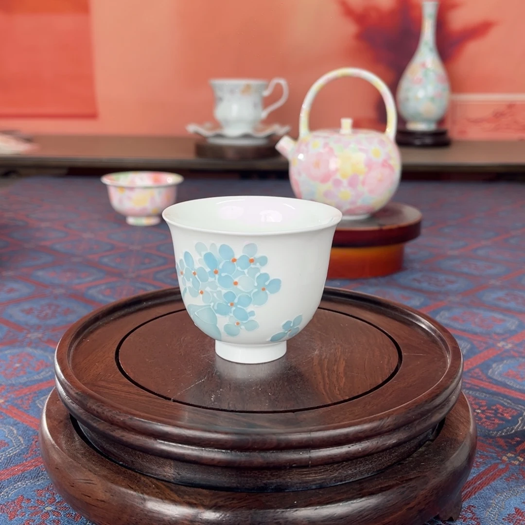 绣球花手绘釉下彩品茗杯