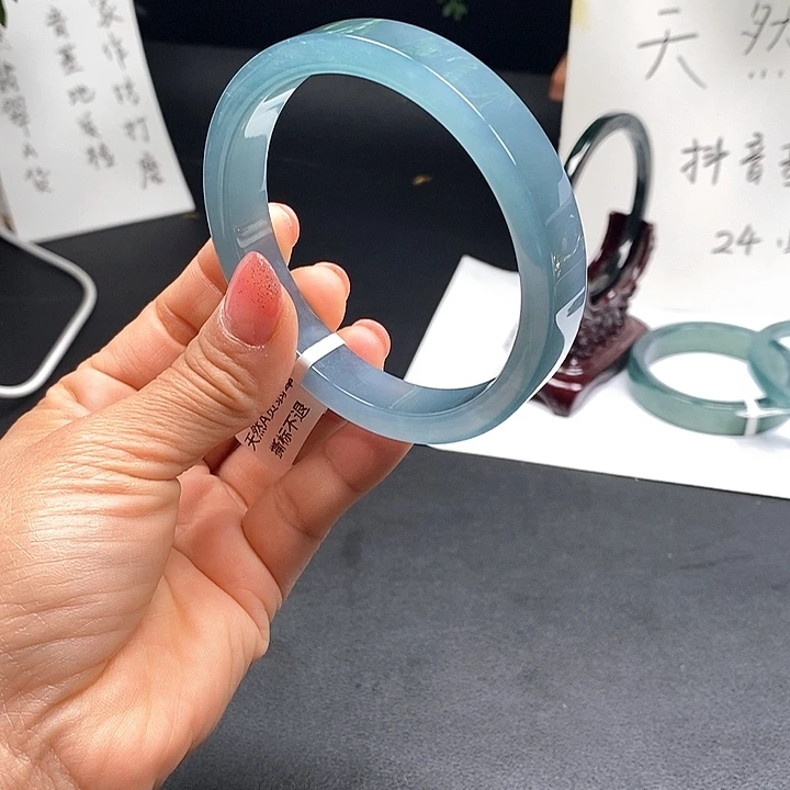 翡翠手镯未镶嵌64尺寸