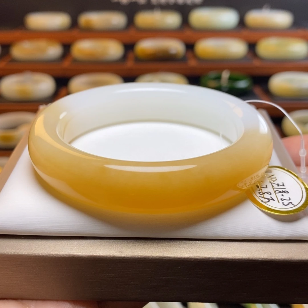 和田玉未镶嵌手镯55圈