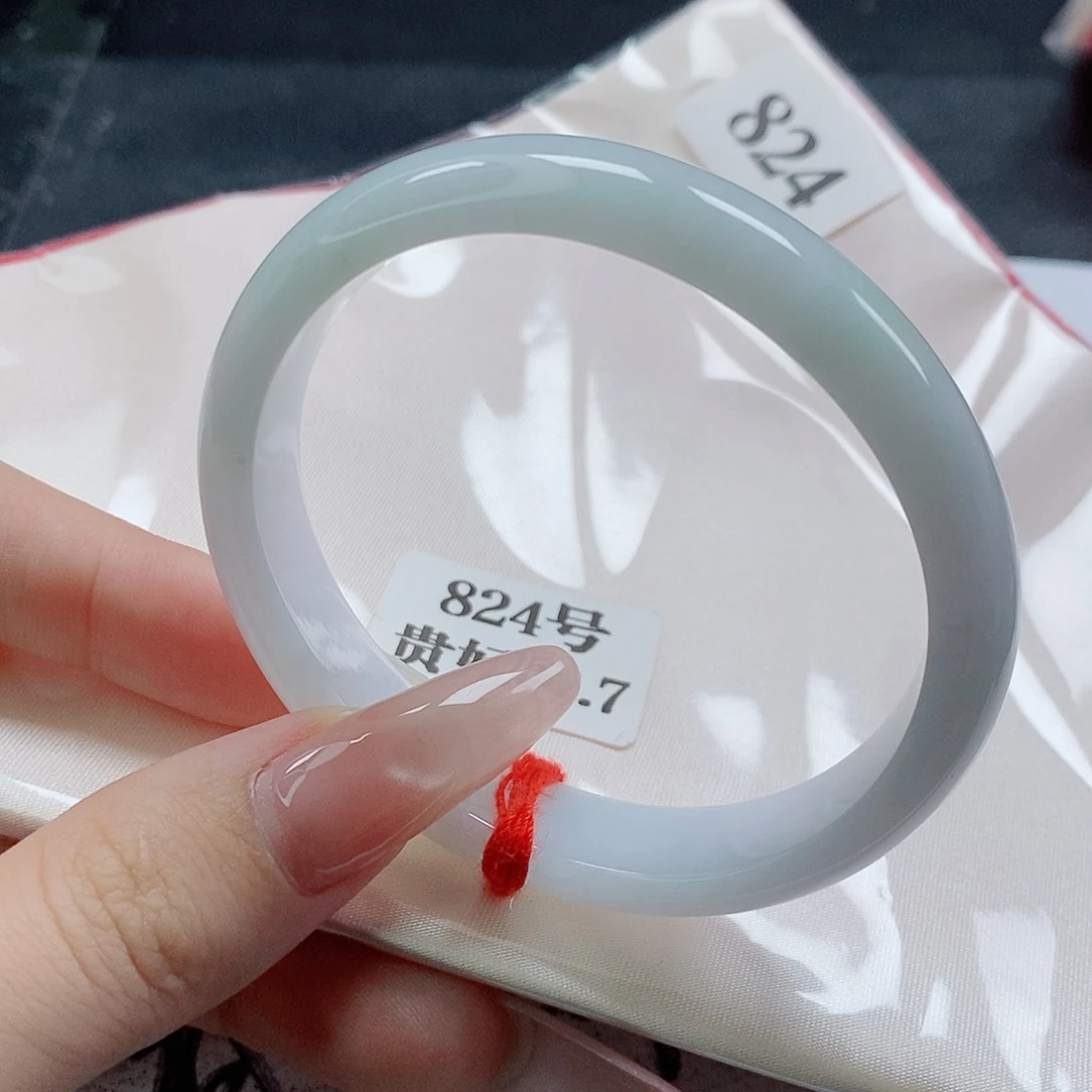 【闪购商品】未镶嵌手镯（贵妃镯）翡翠502号