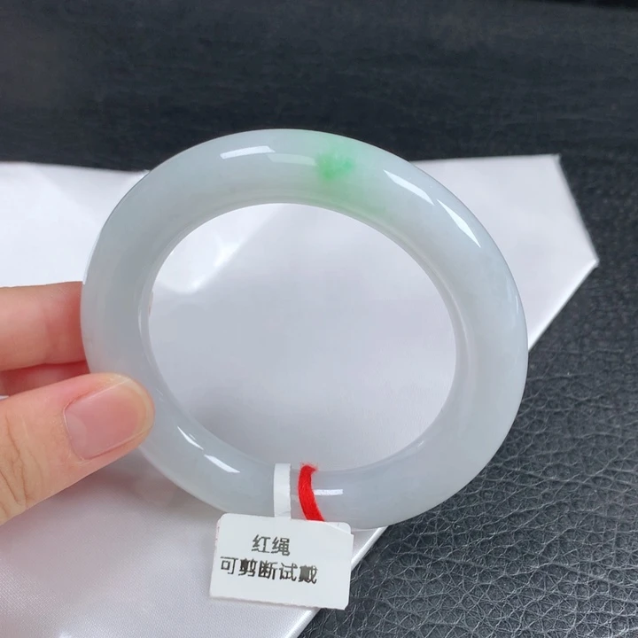 未镶嵌手镯（圆镯）翡翠