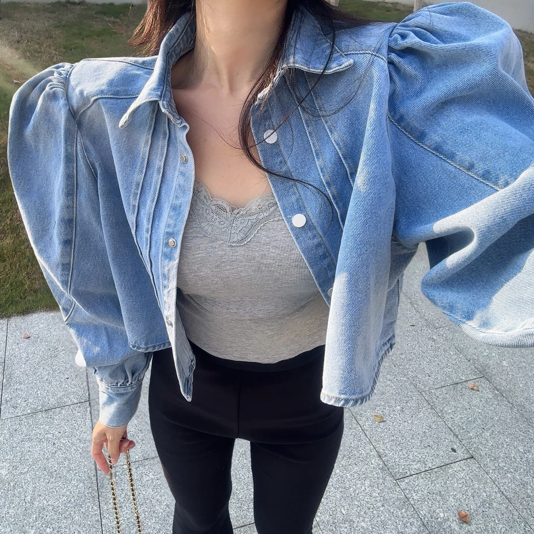 【杂志焦点】泡菜定制重工牛仔洗水立体车线剪裁泡泡袖垫肩短款外套