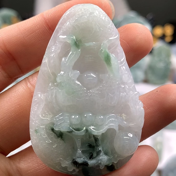 翡翠未镶嵌颈饰随形龙行天下两面工艺看看10+