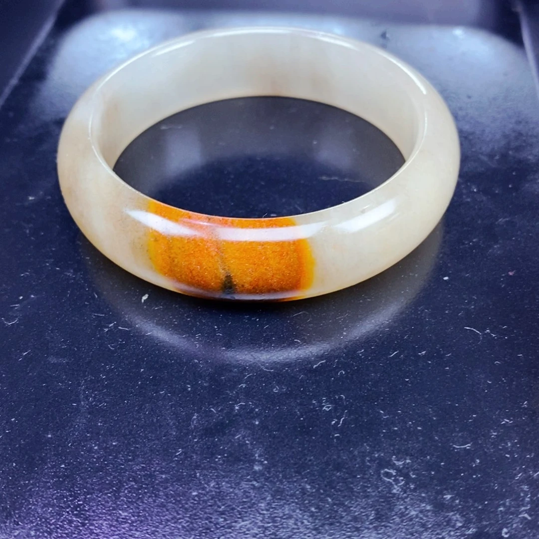 石英质玉（黄龙玉）未镶嵌颈饰