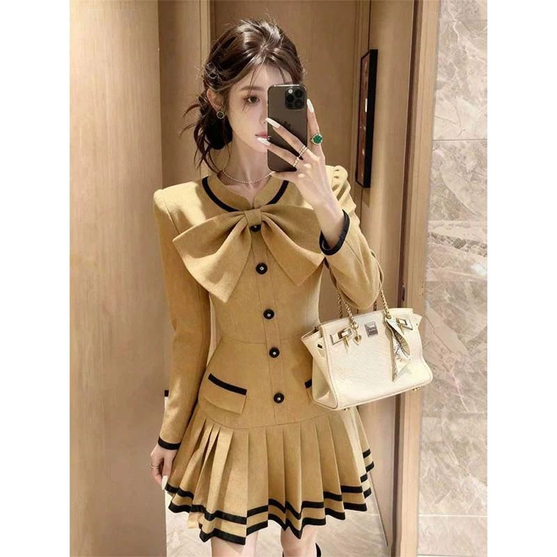 秋季法式富家千金高级感气质轻奢卡其色拼接蝴蝶结收腰短款连衣裙