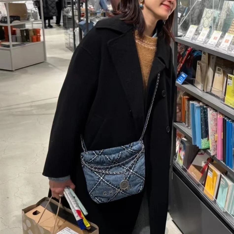 99新 Chanel/香奈儿 香奈儿  丹宁22bag垃圾袋包 手提单肩包02