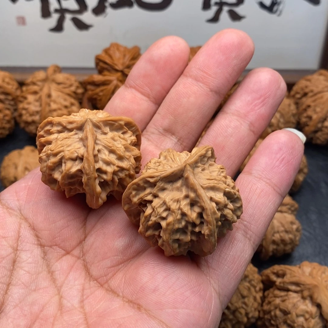 文玩核桃把件鲨****盘山奔